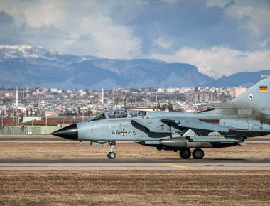 FAZ: «Κλείνει ένα από τα χειρότερα κεφάλαια των γερμανοτουρκικών σχέσεων με την αποχώρηση από το Ιντσιρλίκ»